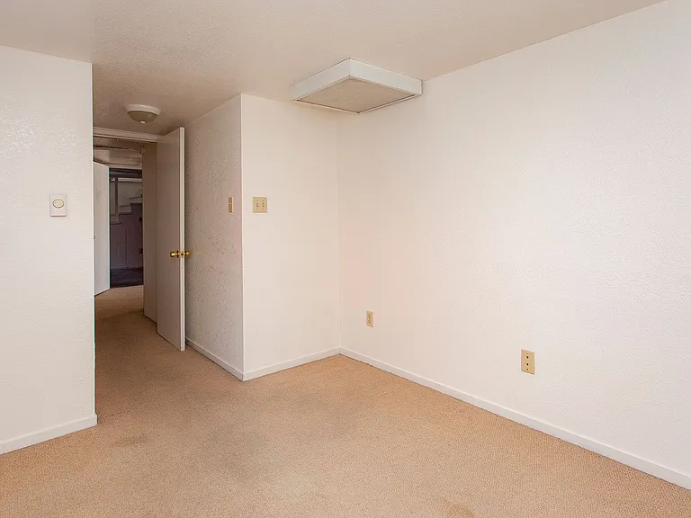 359 W 11th St — Photo 11