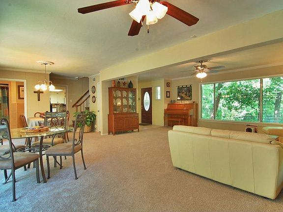 2nd image of 110 Turtle Creek Dr