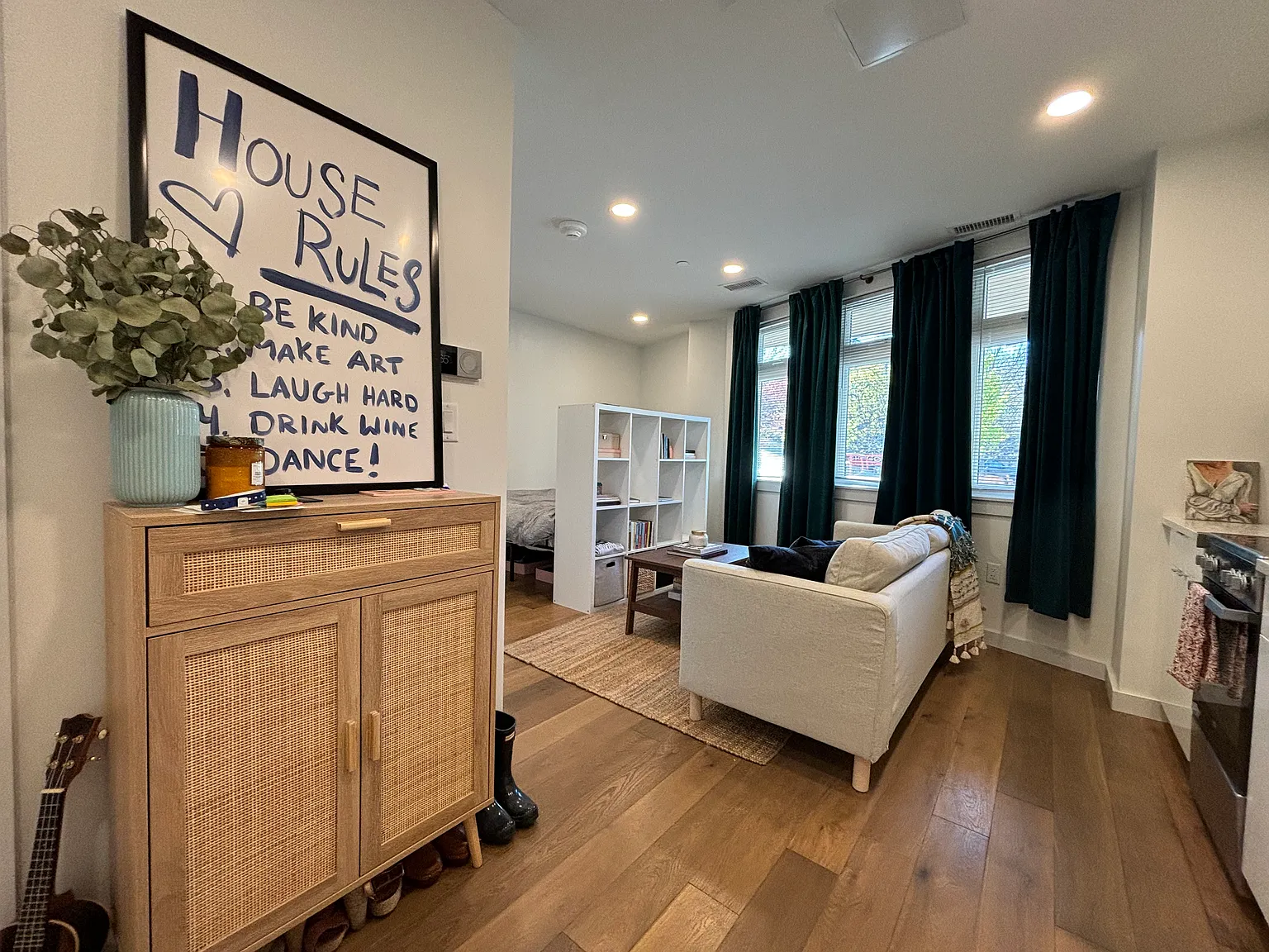 Studio, 400 sqft, $2,650 — Photo 3