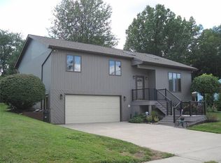 215 Bunny Ln, Erie, PA