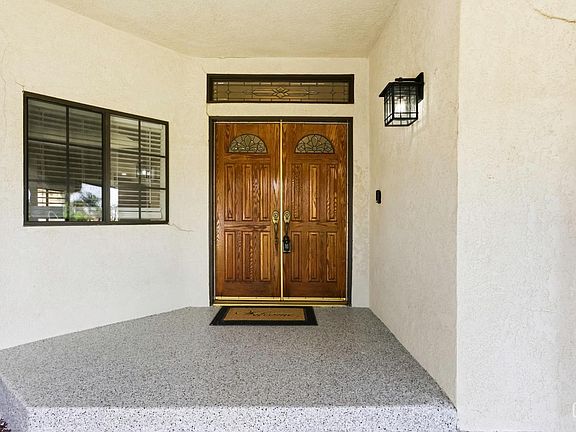 5th image of 3205 Flintridge Dr
