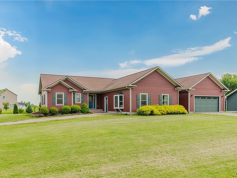 1st image of 36324 Sarah Ln