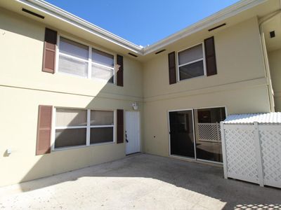 10 Amherst Ct APT D, Royal Palm Beach, FL, 33411
