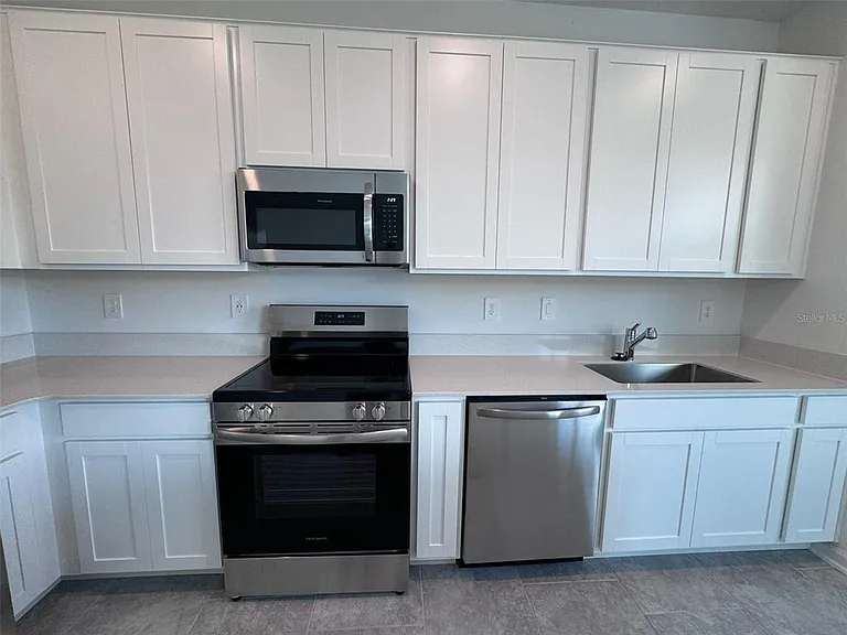 3133 Laurent Loop — Photo 14