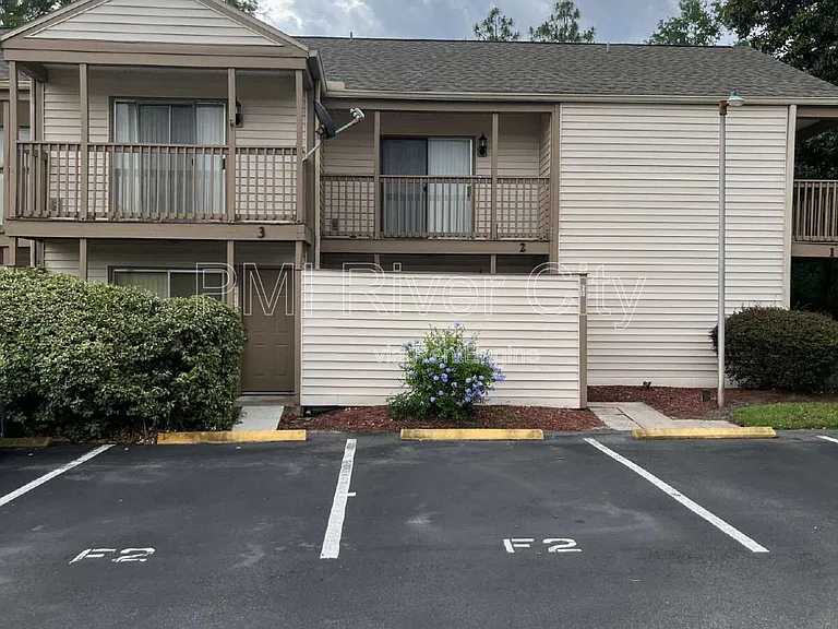2300 Twelve Oaks Dr #F2 — Photo 1