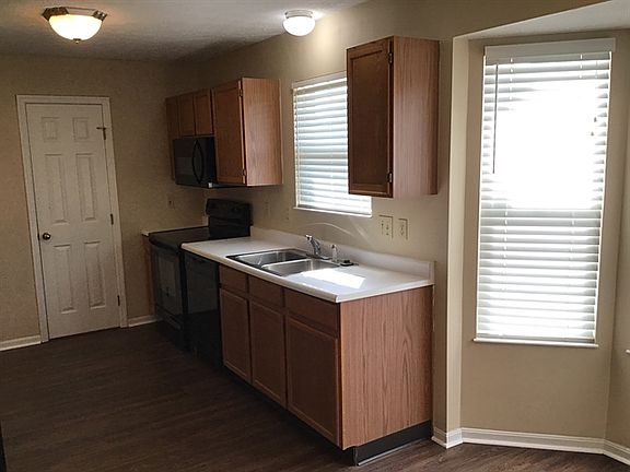 3rd image of 979 Dayspring Ln