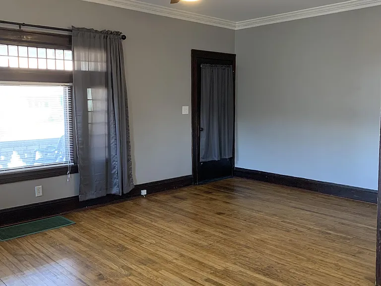 15009 Tudor Ave — Photo 4