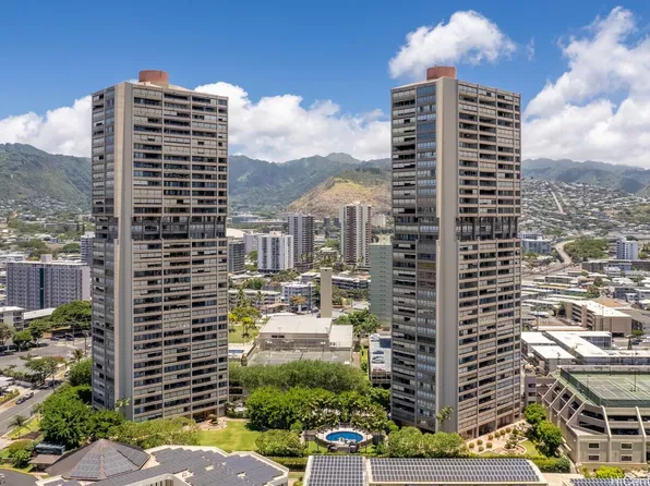 581 Kamoku St APT 2202, Honolulu, HI 96826
