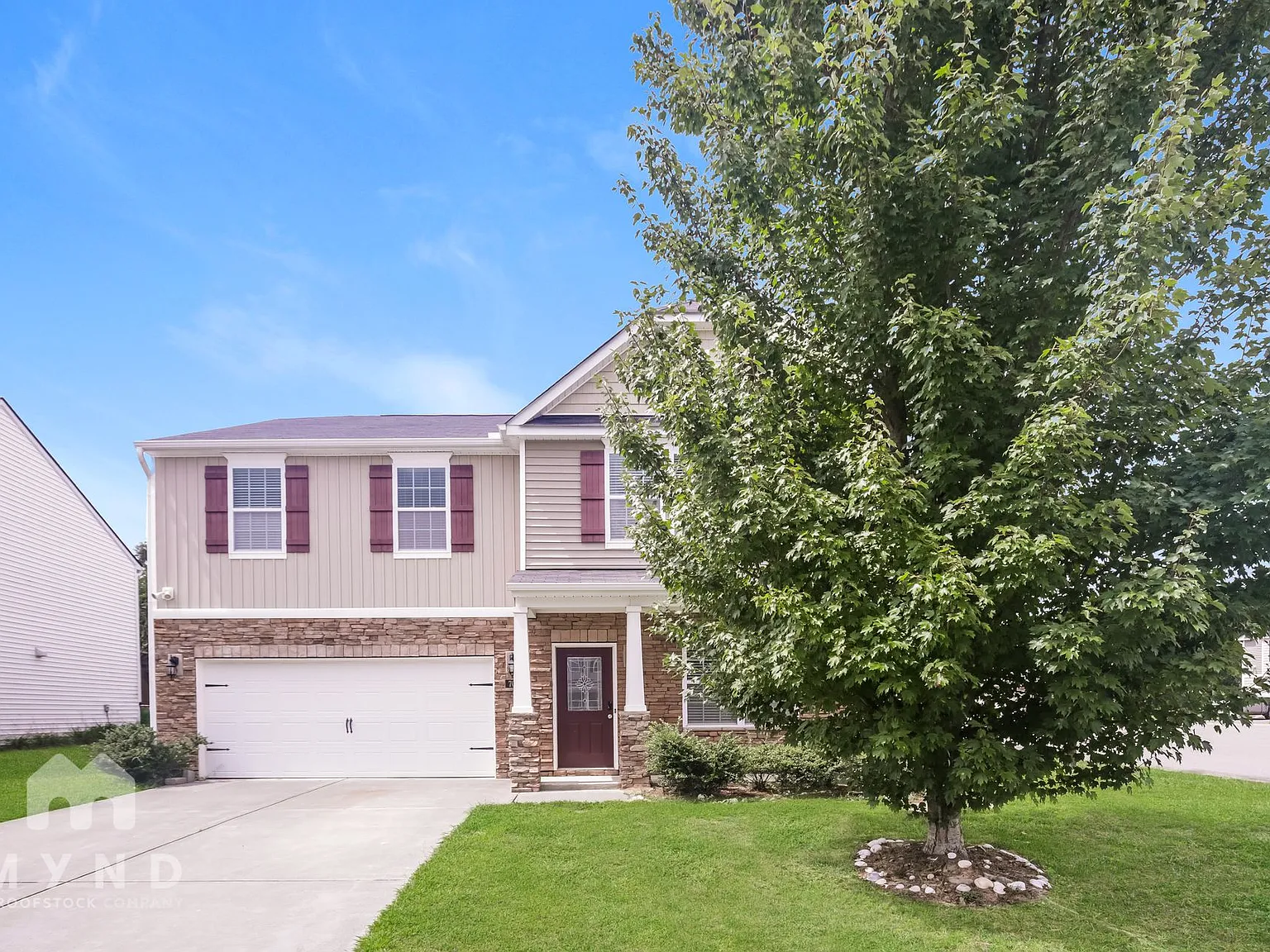 4 bed, 2.5 bath, 2635 sqft, $2,050 — Photo 1
