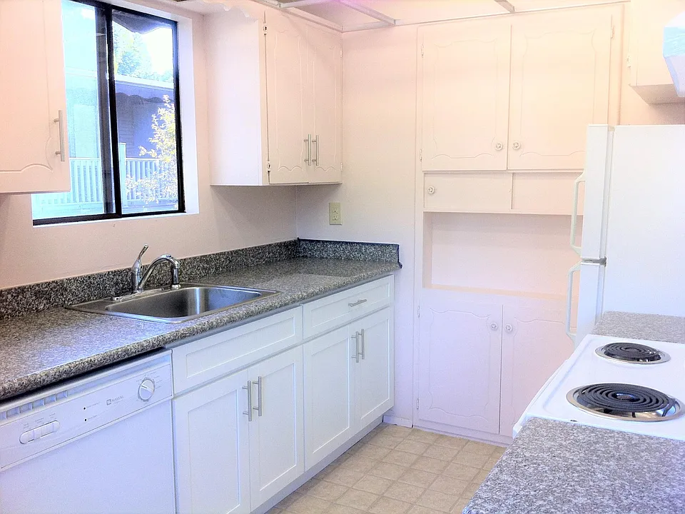 Spacious Kitchen