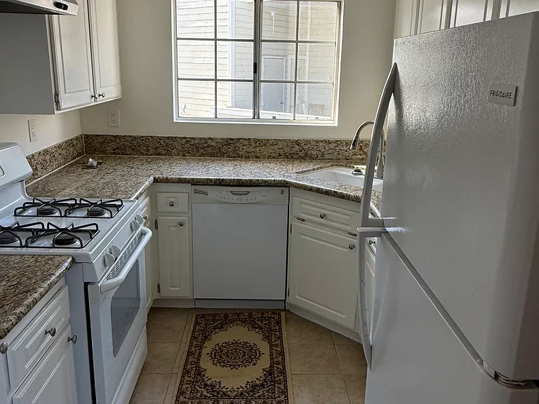 777 S Citrus Ave #243 — Photo 8