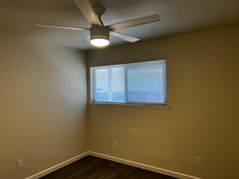 646 Grand Fir Ave #4-FIR — Photo 6