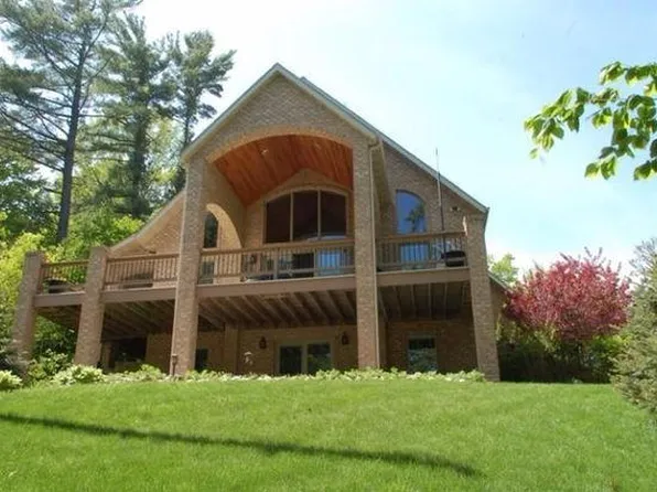 14713 N Shore Dr, Valders, WI 54245
