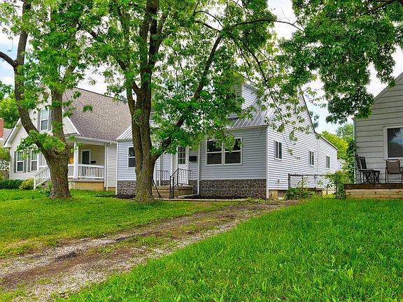 3rd image of 2294 Hiawatha Park Dr