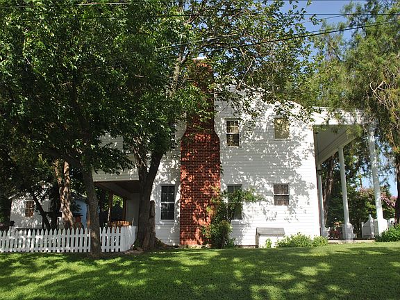 3rd image of 700 W Wrights Ave