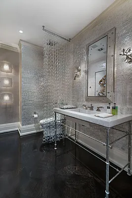 Sold by Warburg | media 6