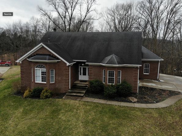 300 Woodlawn Dr, Carrollton, KY 41008