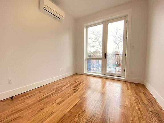 5th image of 2266 Pacific St #L3