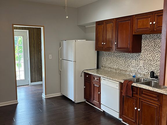 2nd image of 163 W Main St