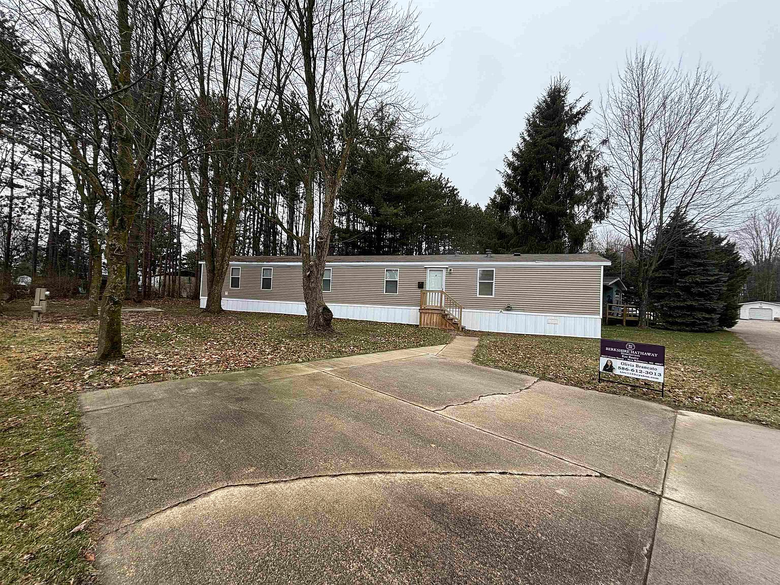 5402 Cedar Dr, Croswell, MI 48422 MLS 50137682 Zillow