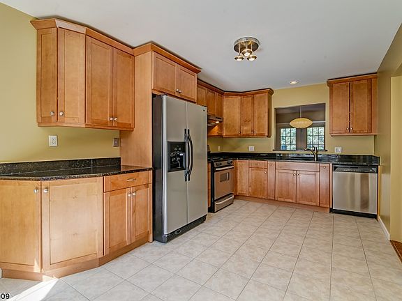 3rd image of 233 Crescenzi Ct