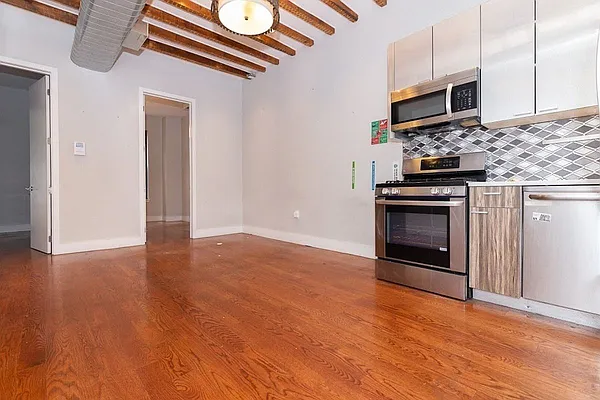 Rented by Nolita Group | media 74