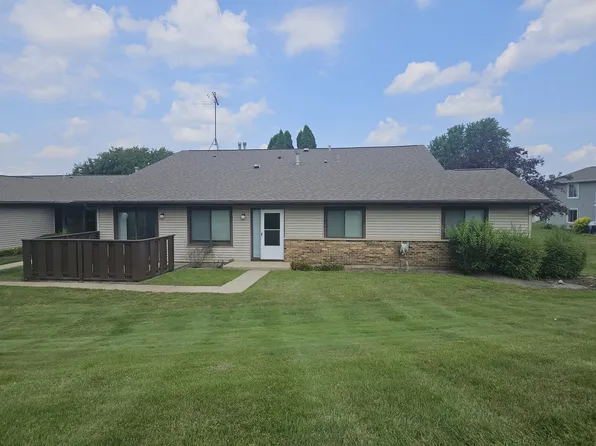 5202 Winslow Cir APT B, McHenry, IL 60050
