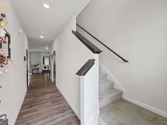 3rd image of 1005 N 2nd Ave NW #6