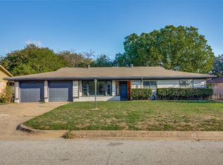 4805 Hollowbrook Rd, Fort Worth, TX 76103