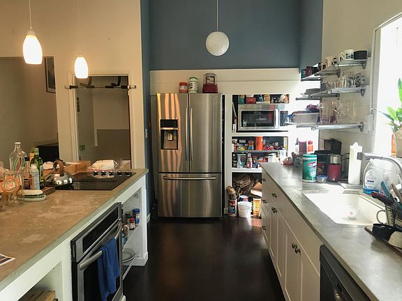 Stainless appliances working in great order