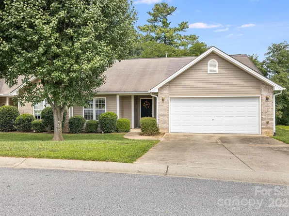 109 Sunny Meadows Blvd, Arden, NC 28704