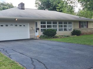 124 Westmoreland Dr E, Kokomo, IN 46901
