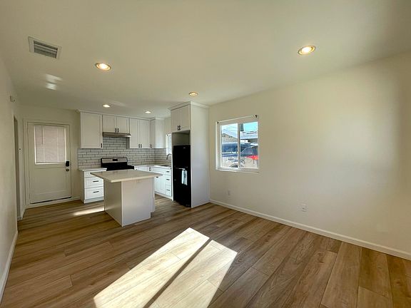 2nd image of 6946 Gentry Ave