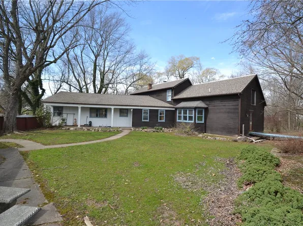 1559 Paddy Ln, Macedon, NY 14502