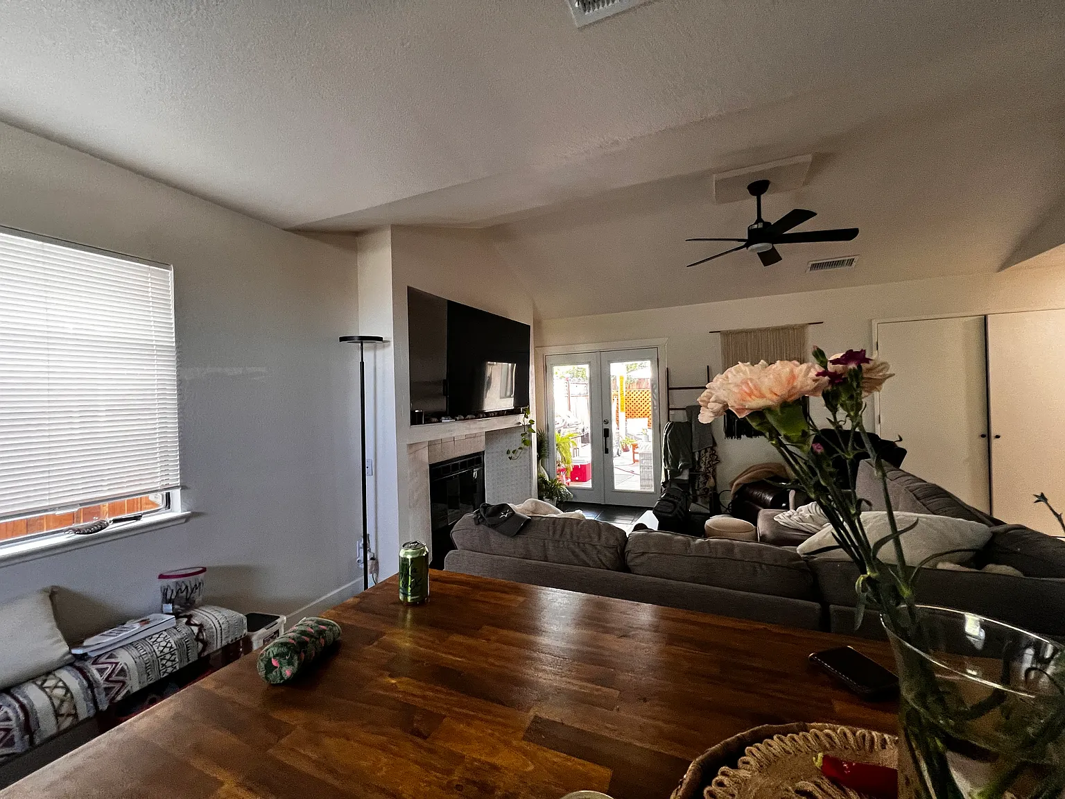 2200 Oxford Ave — Photo 2