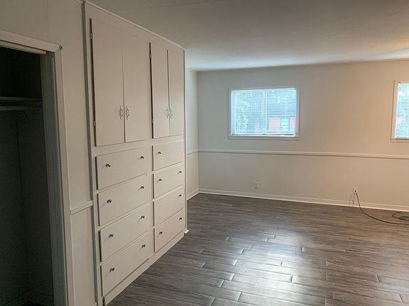 3rd image of 1120 1/2 Carol Ln