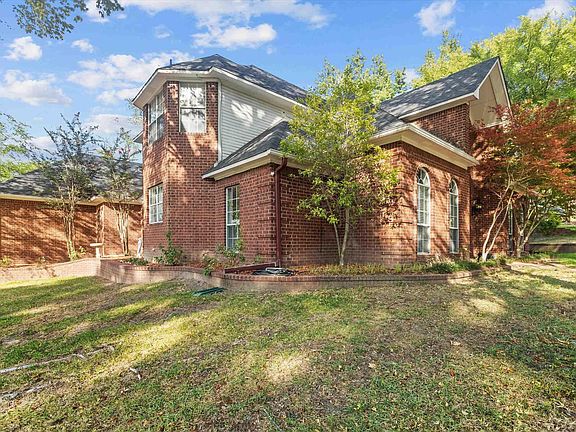 3rd image of 1216 Ashwood Dr