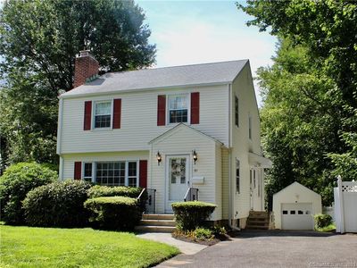 81 Warwick Ave, Fairfield, CT, 06825