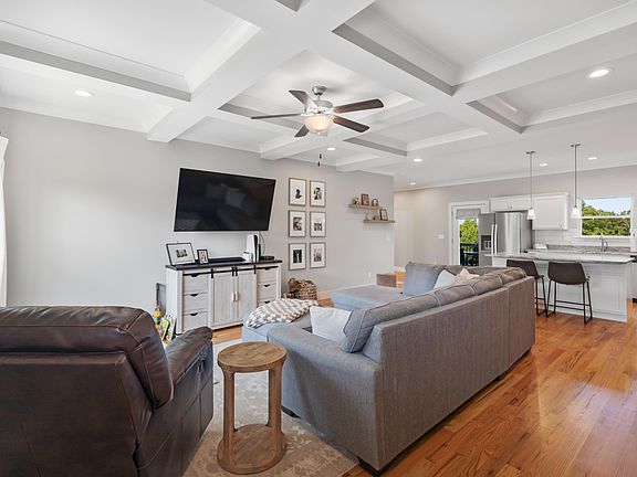 3rd image of 322 Wilson Heights Cir NE
