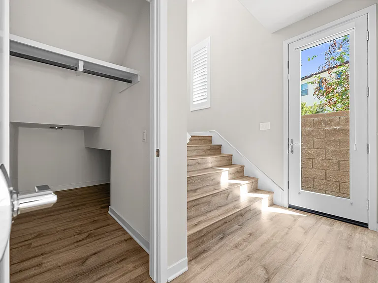 16205 Camden Cir — Photo 6