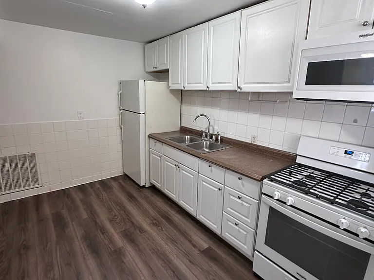 1033 S Oakley Blvd #GF — Photo 6