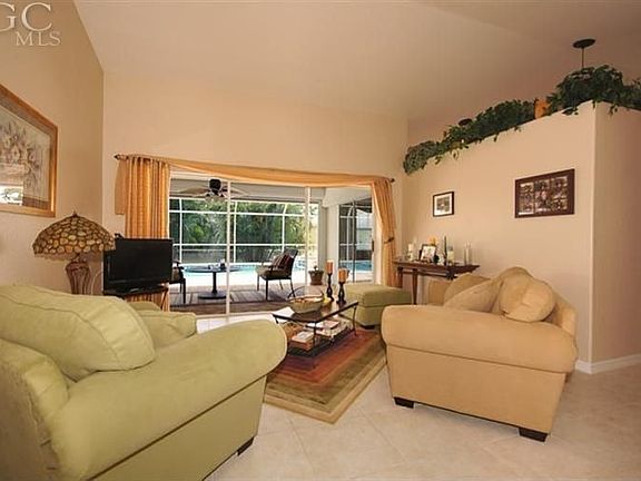 4th image of 2521 SW 26th Pl