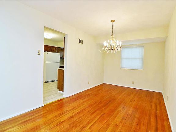 5th image of 9801 Barlow Ln