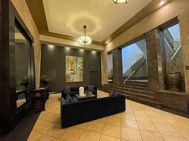 Dallas Power and Light Lofts — Photo 22