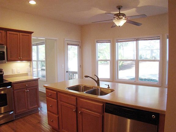 3rd image of 30 Westlake Pointe Drive