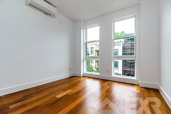 Rented by EXR | media 6