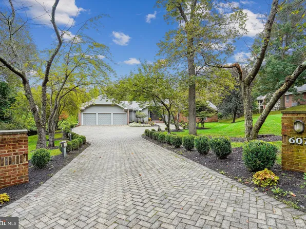 607 Deerfield Pond Ct, Great Falls, VA 22066