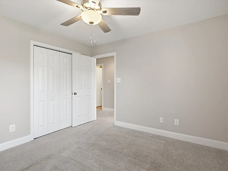 4864 Stoneyhurst Ln — Photo 16