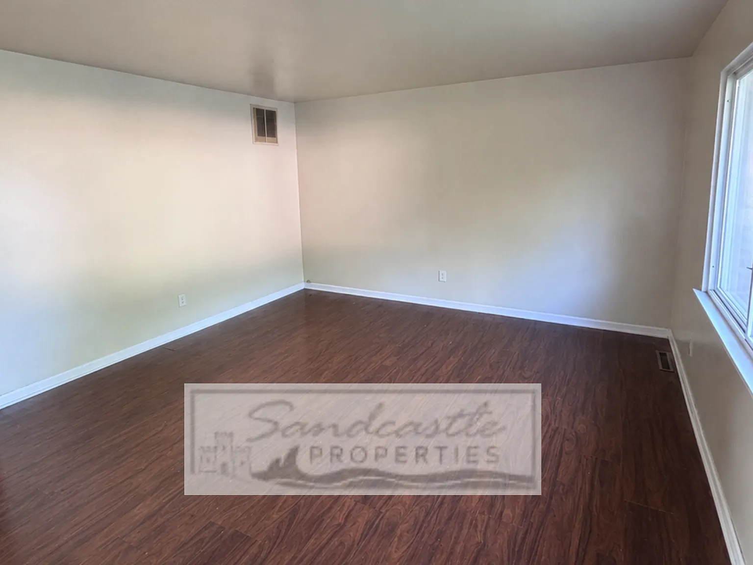 3 bed, 1.5 bath, $1,450 — Photo 2
