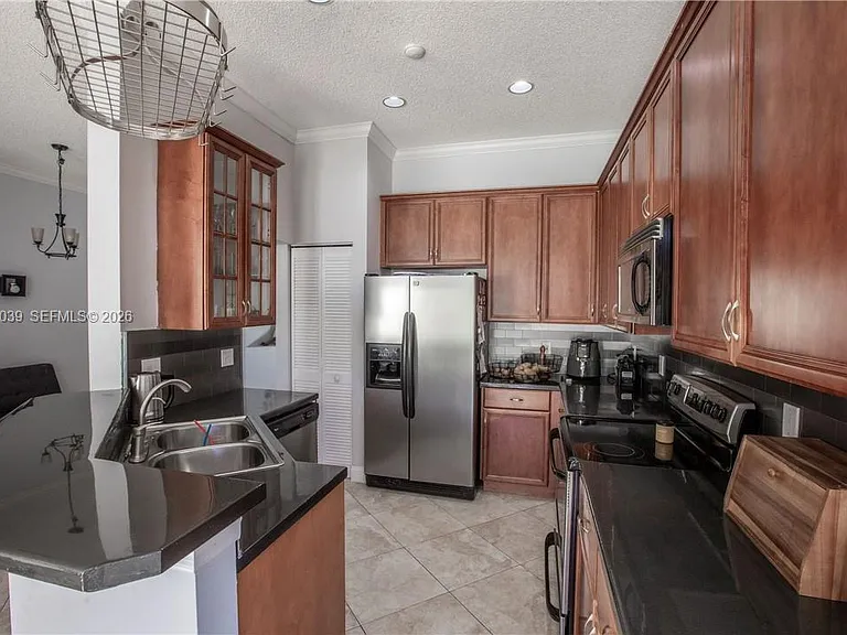 777 Tanglewood Cir — Photo 10